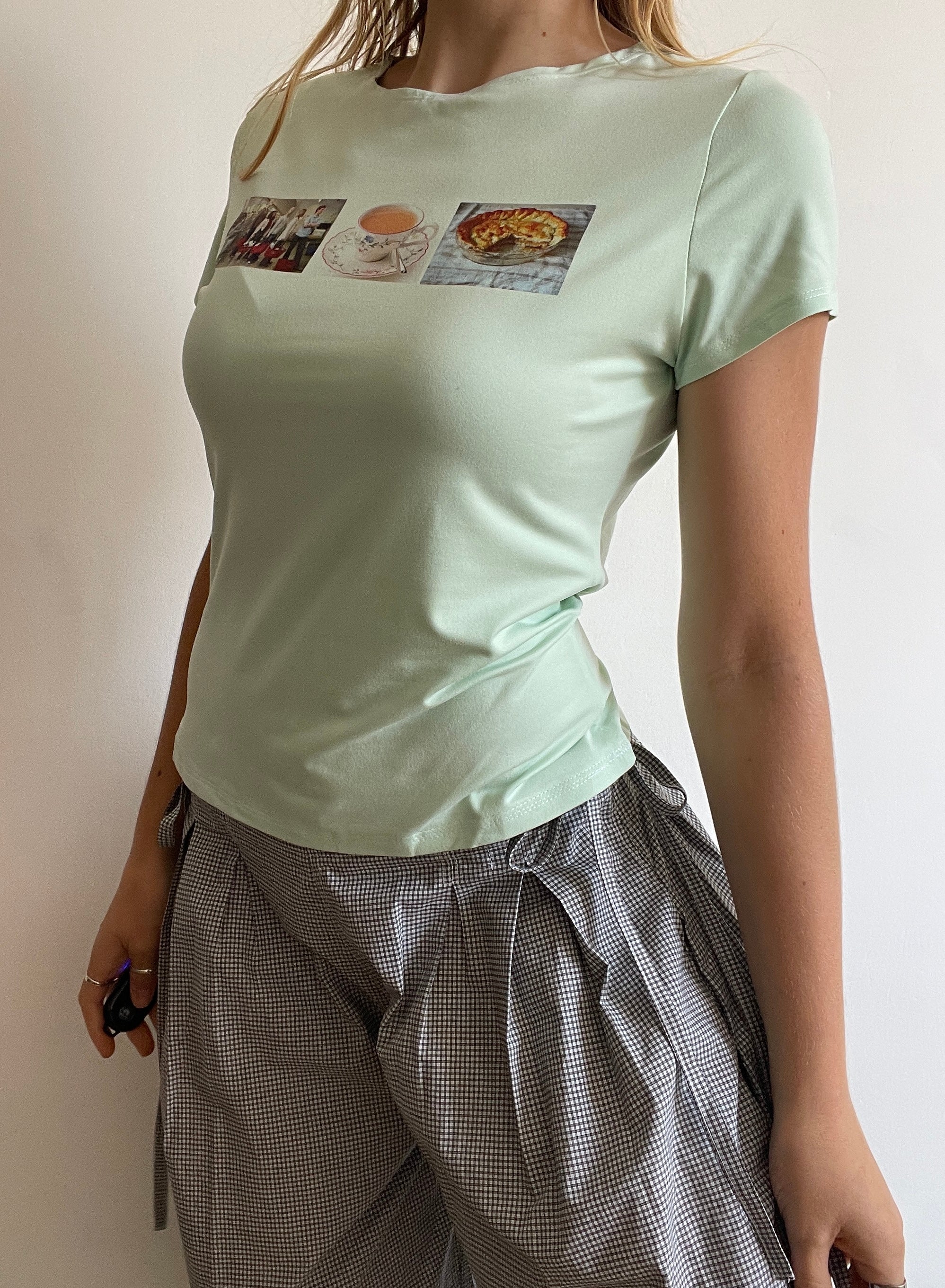 handmade printed queue tea pie english tee