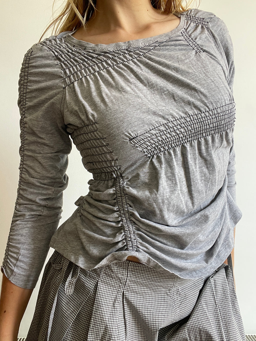 reworked 3/4 sleeve ruched slinky grey t shirt