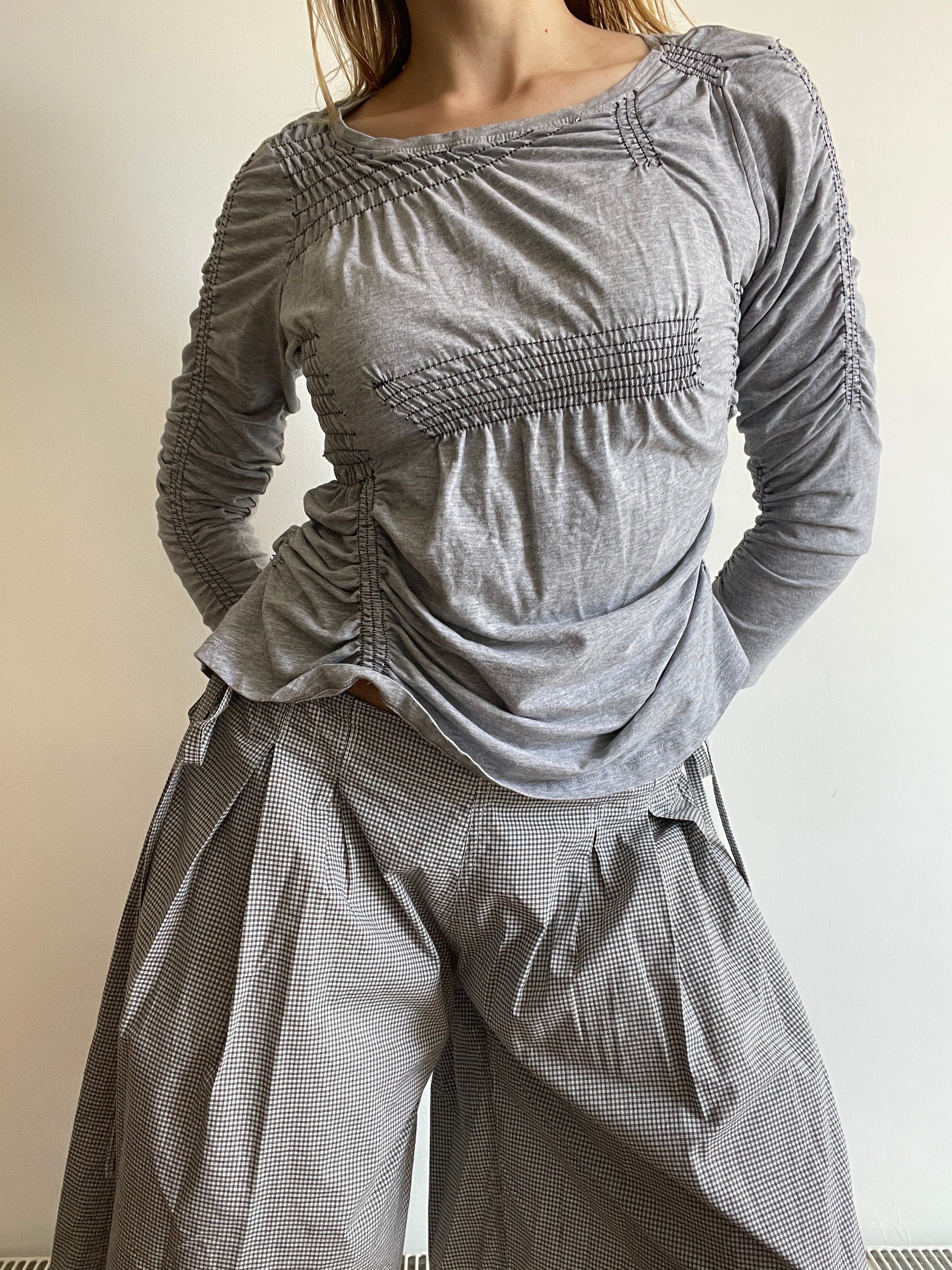 reworked 3/4 sleeve ruched slinky grey t shirt