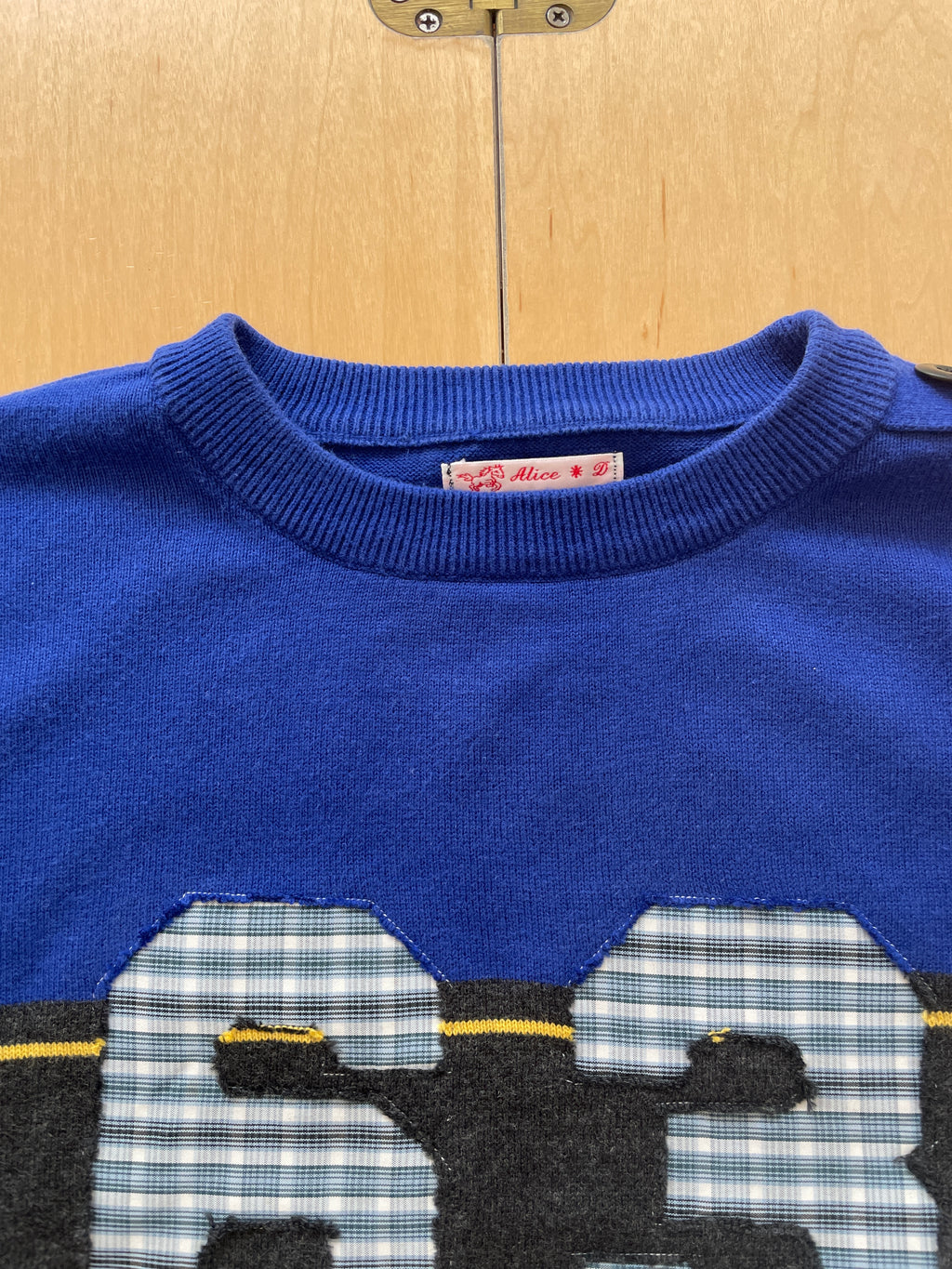 handmade blue sports number puffed top