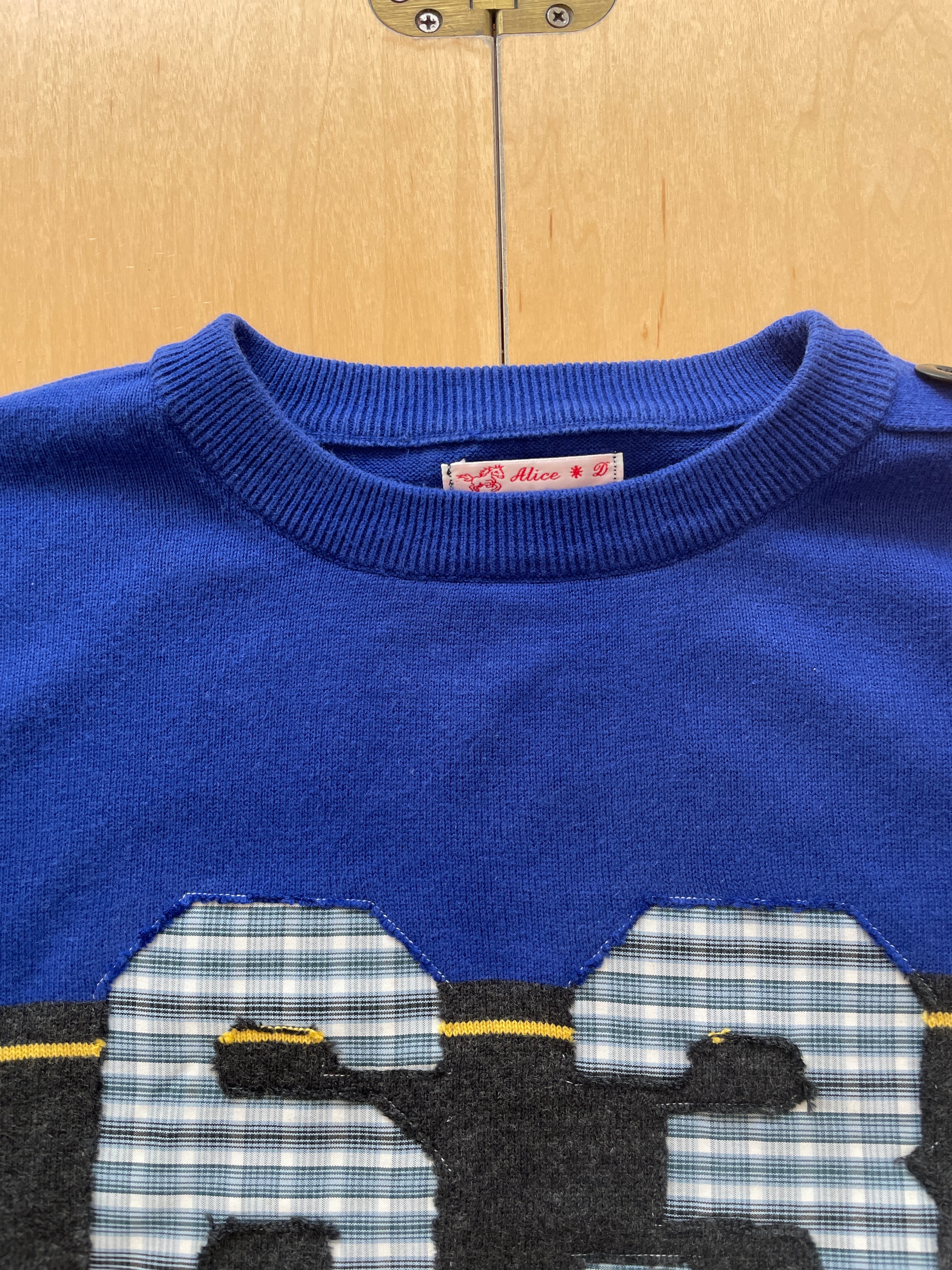 handmade blue sports number puffed top